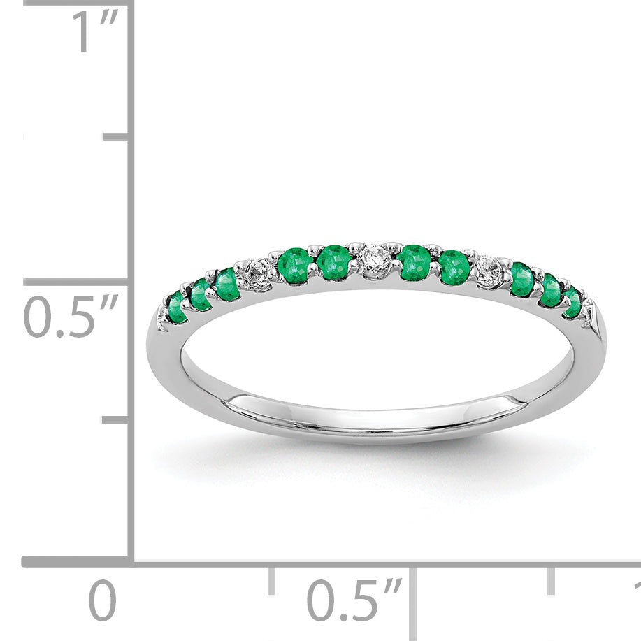 14k White Gold Diamond and Emerald Band RM5737