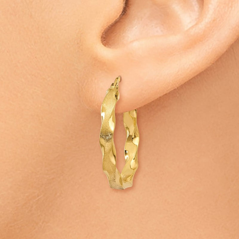 14K Satin and Polished Scalloped Edge Hoop Earrings TF866