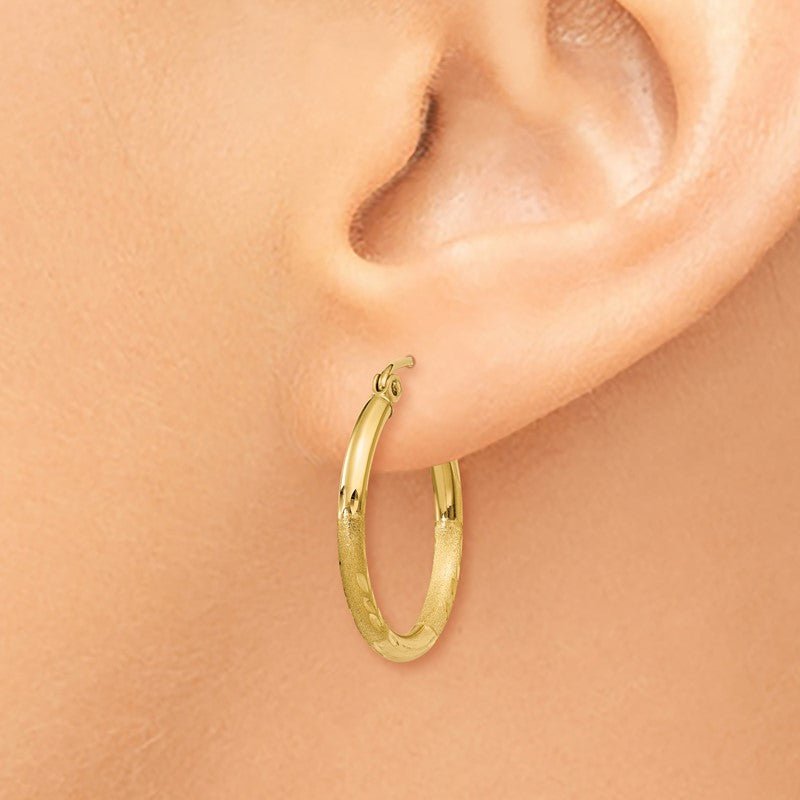 14k 2x20mm Satin Diamond-cut Round Tube Hoop Earrings TC210