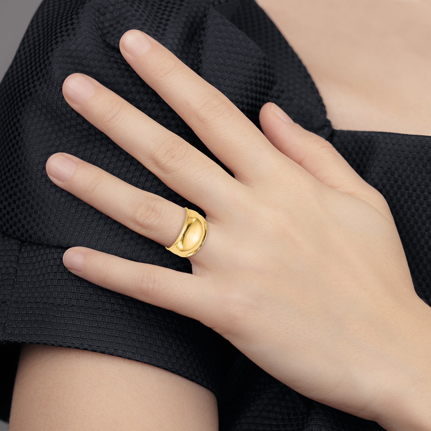 14K Ridge-edged Dome Ring K4631