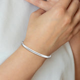 14k White Gold High Polished 5.00mm Hinged Oval Bangle Bracelet DB504