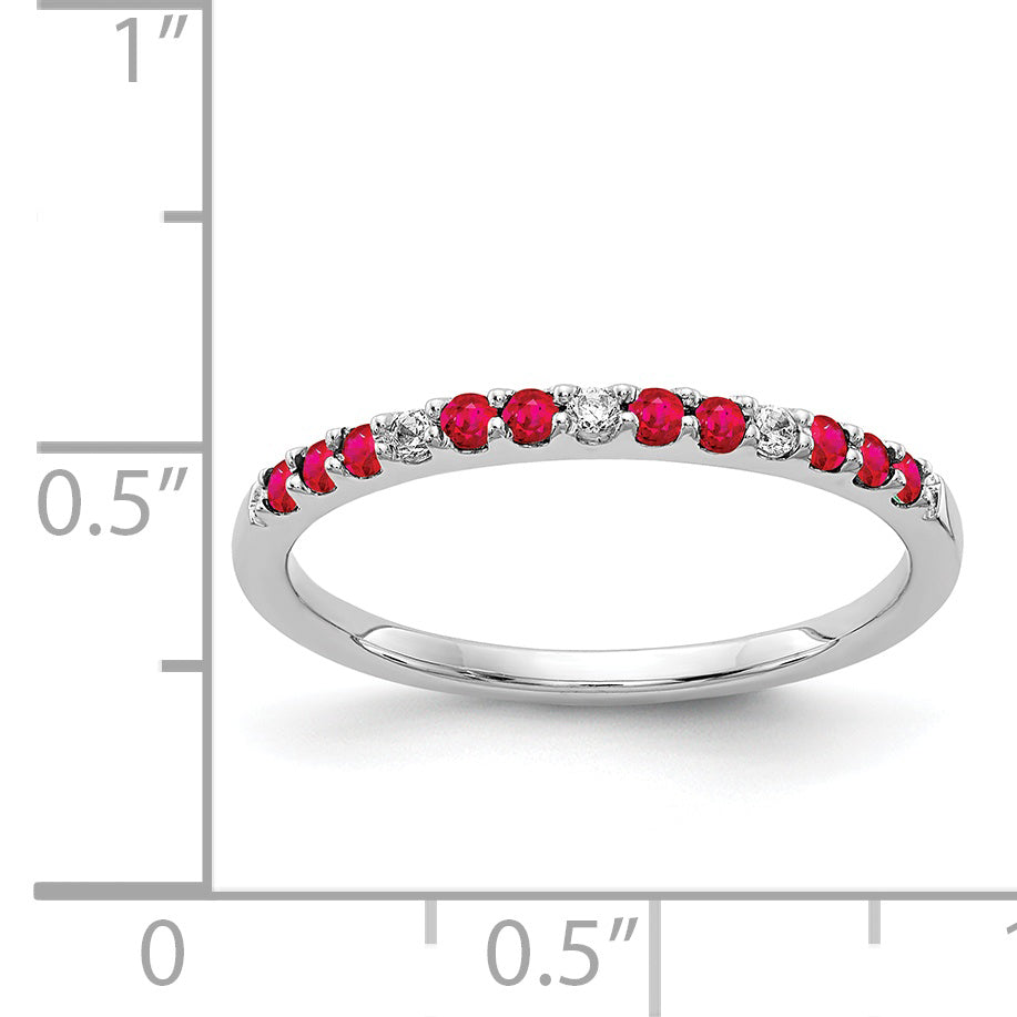 14k White Gold Diamond and Emerald Band RM5737